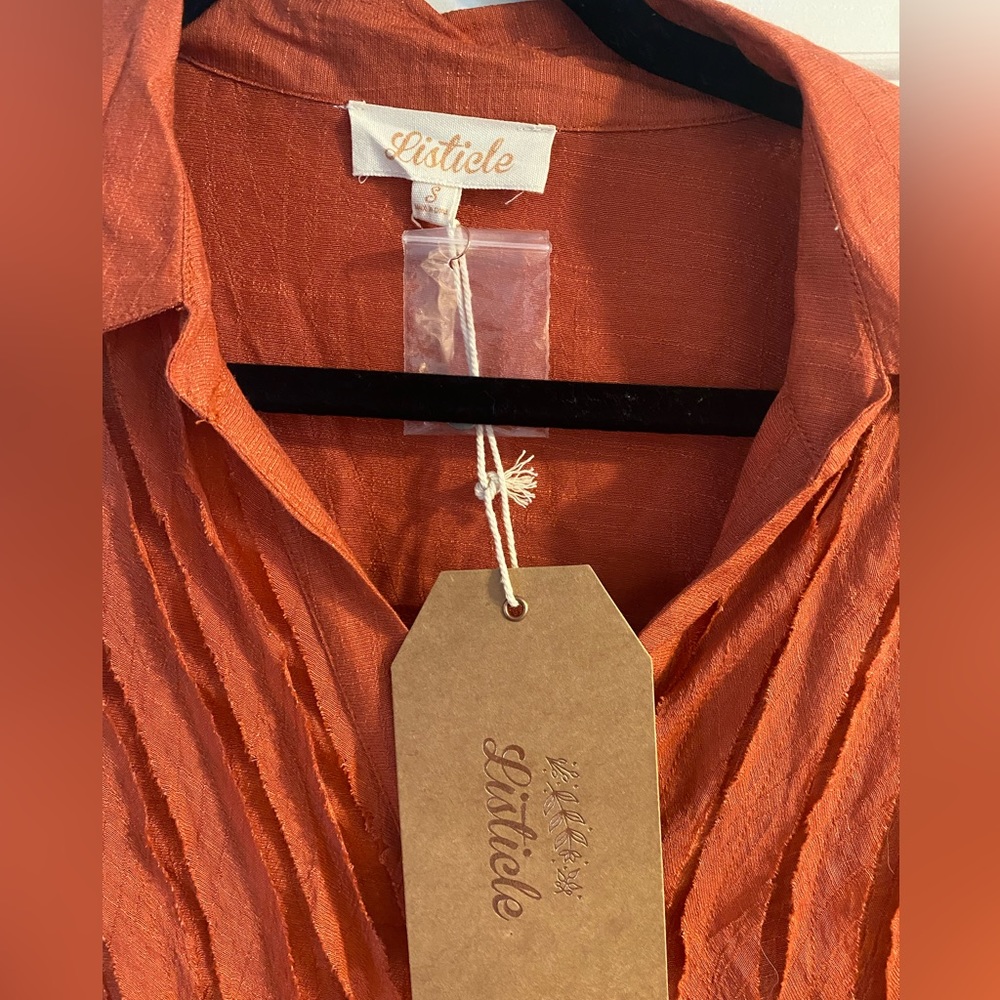 Listicle button down - Picture 2 of 5